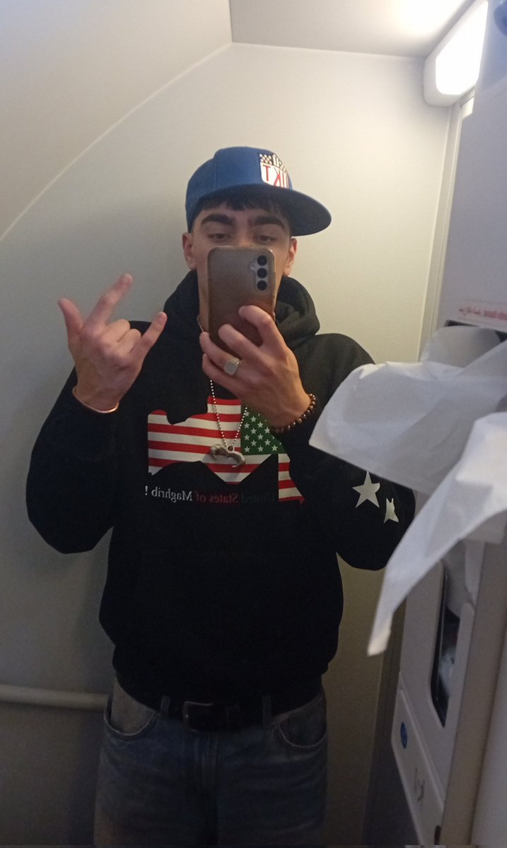 y****f**** tweet media