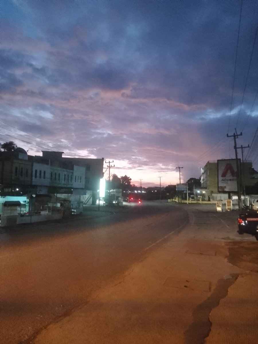 Selamat pagi minggu 
Cuaca mendung rintik2 manja 

selamat weekend semua , lanacar rezeki nya dan sehat selalu  

Pada kemana nih plan minggu weekend nya ?