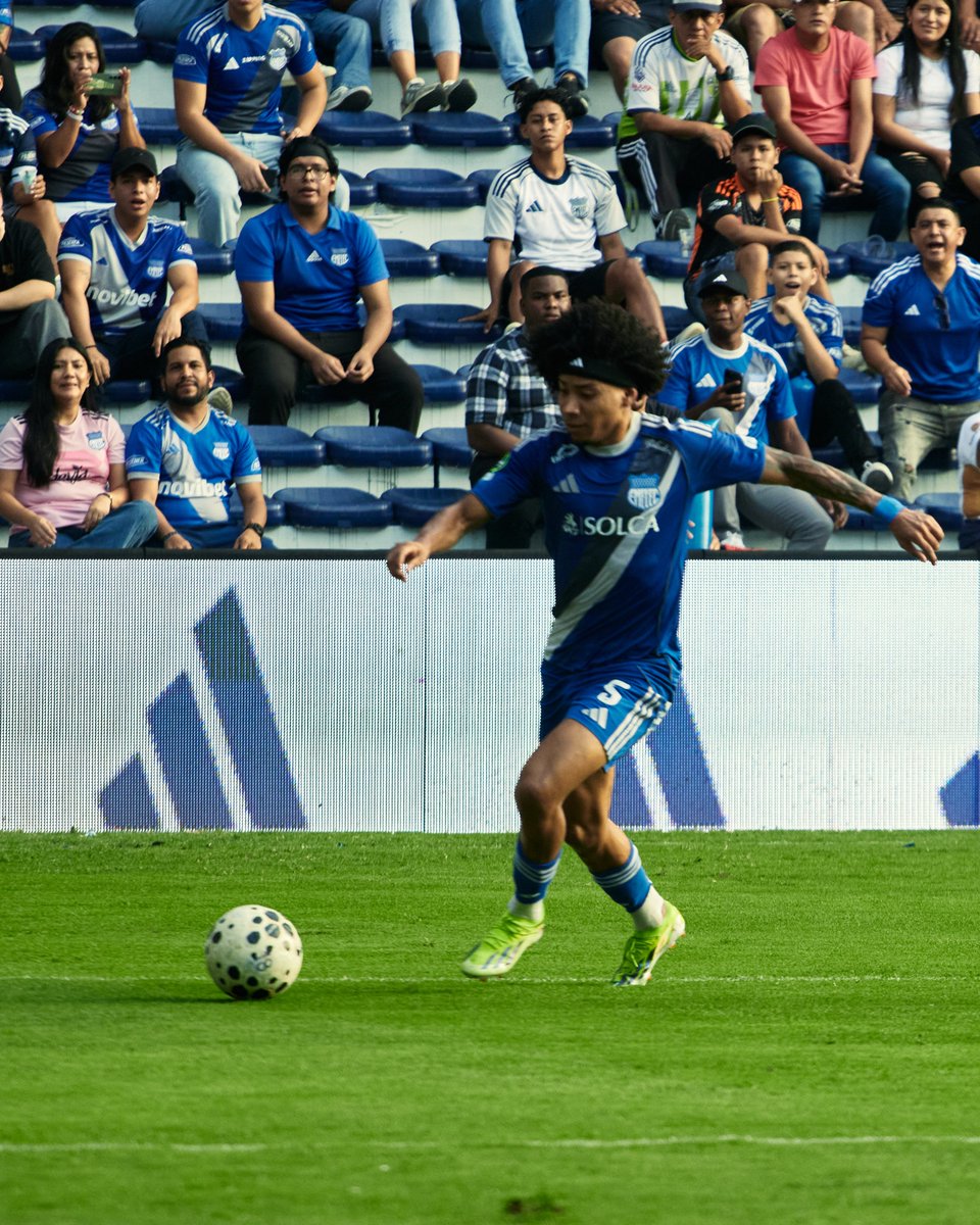 CSEmelec's tweet photo. 📸 💙 Resumen del 1T
#CSExLDU 0-0
#VolviendoASerEmelec #LigaEcuabet #MesDelEmelecismo https://t.co/iPFmz0CRKN