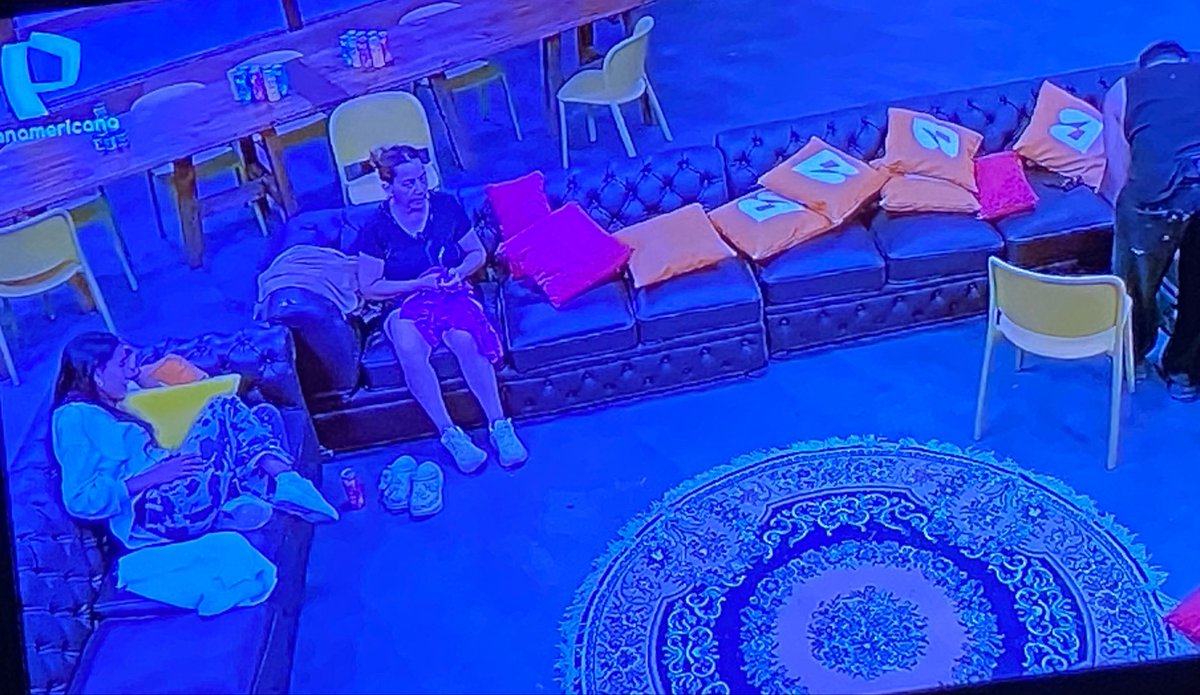 GlowkissClau tweet media