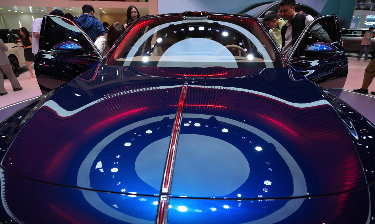 ArabNewsBiz's tweet image. At #Beijing auto show, #Chinese carmakers flaunt new technologies as global competition heats up arab.news/re6fk