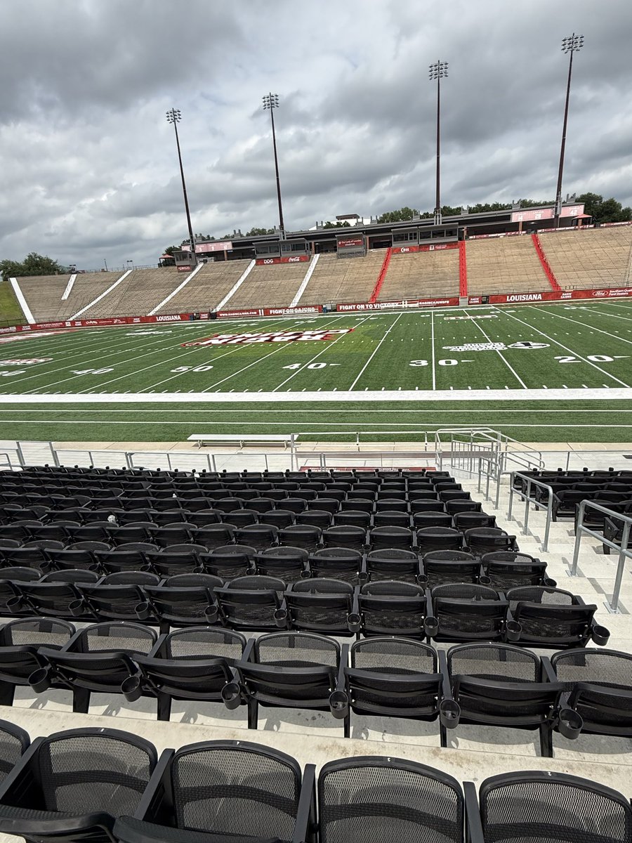 J10oshua's tweet photo. After receiving an invitation and spending two great days with the Ragin’ Cajuns, including the spring game, I’m thankful for the opportunity. Exited for what’s ahead!#AGTG @CoachCadeUL @abseckLPFB @CoachLambino @CoachTegeler @CoachMGiuliani @KordellRodgers https://t.co/Cb3ssDfwTd