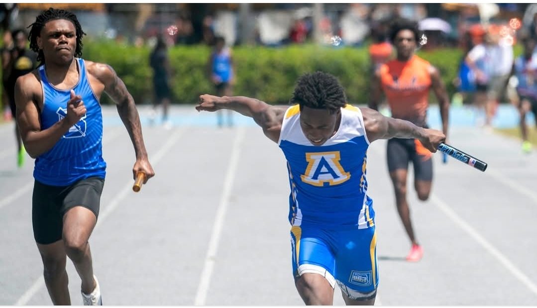 Auburndale High school Track & Field 🐶 tweet media