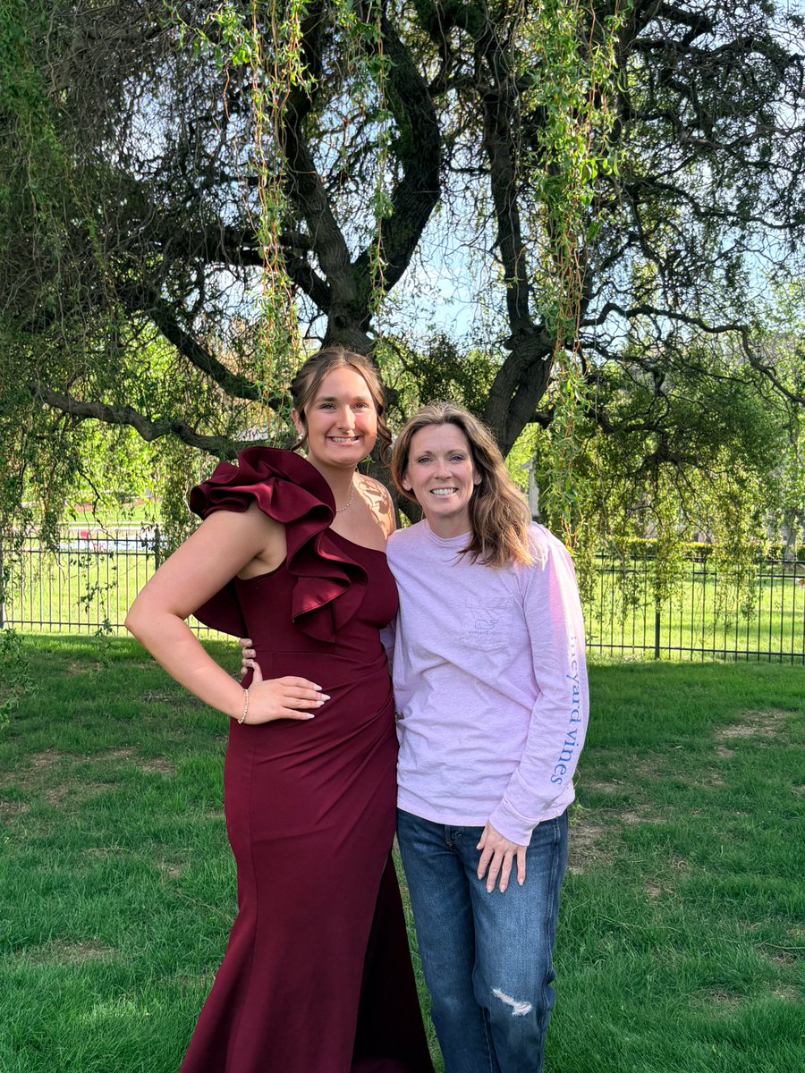 Megan Hunter tweet media