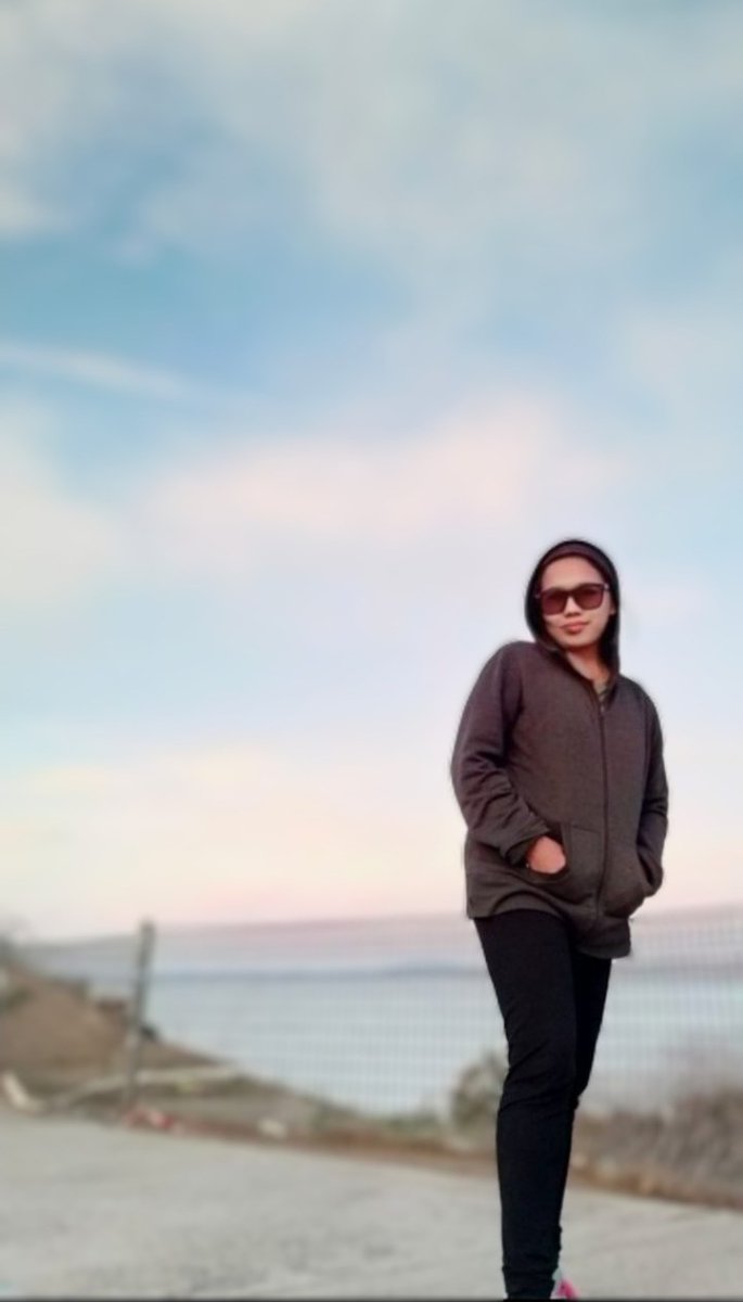 NikolaDiredja3's tweet image. Capek... Udah lari dua keliling 😁

Selamat pagi, beautiful friends! 
Selamat akhir pekan 💖🥰

#HappySunday