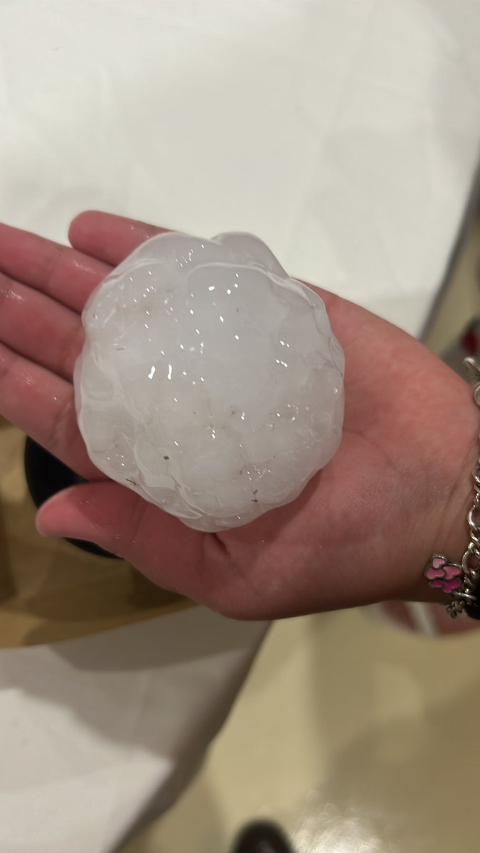 EllumHarvey's tweet photo. @WxFanaticCC @TxStormChasers Lakeside City Texas https://t.co/zqGqM1OvzO