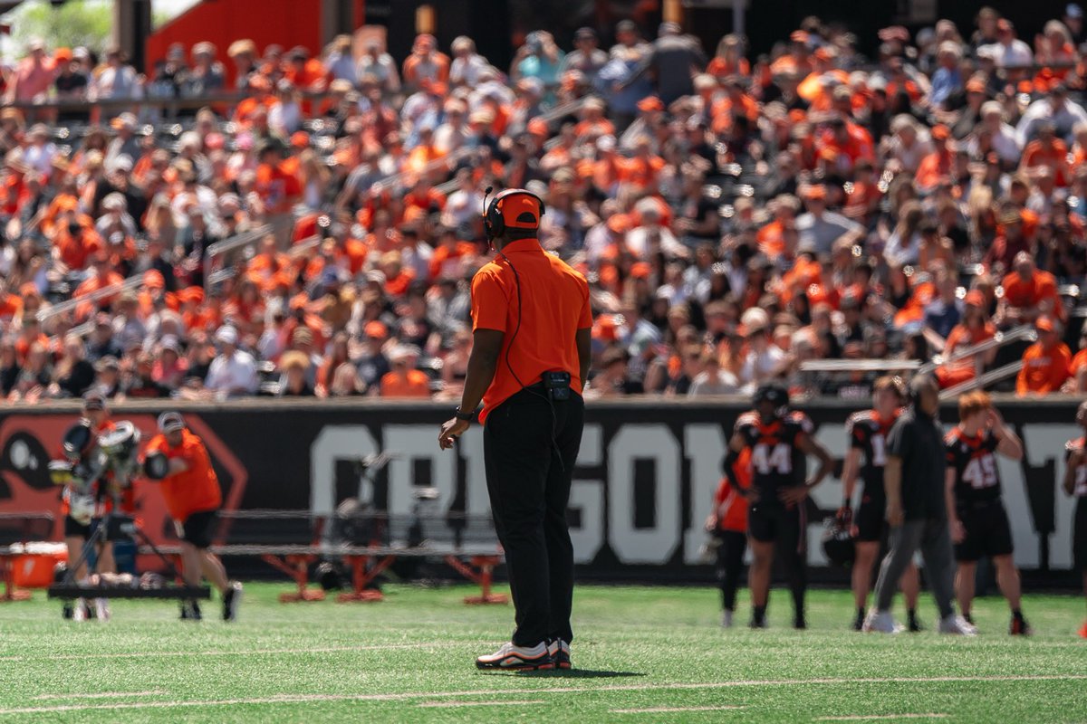 BeaverFootball's tweet photo. Spring game scenes 📸 https://t.co/XiqdBIzKLq