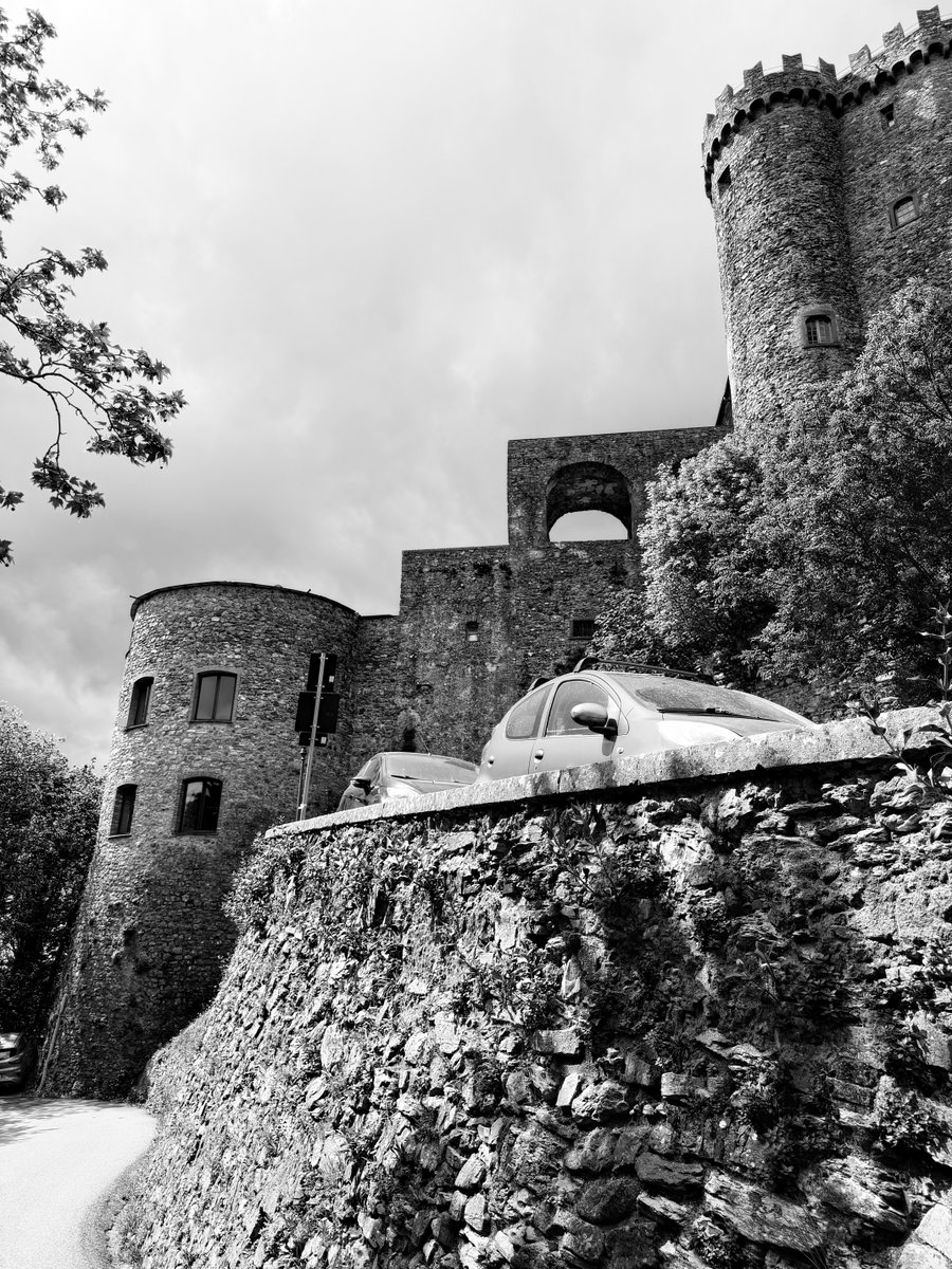 Alonein43672278's tweet image. #photography #blackandwhite #fosdinovo #italy