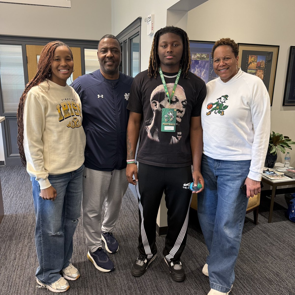 Xaviermuhamma24's tweet image. Great time at Notre Dame. Built some real relationships and got a feel for the culture. Appreciate you Coach @Marcus_Freeman1 @djbryant13 @CoachPartridge and the entire recruiting staff for having me and my family! @NDFootball ☘️ 

#StudentAthlete #GrindSeason #KeepPushing