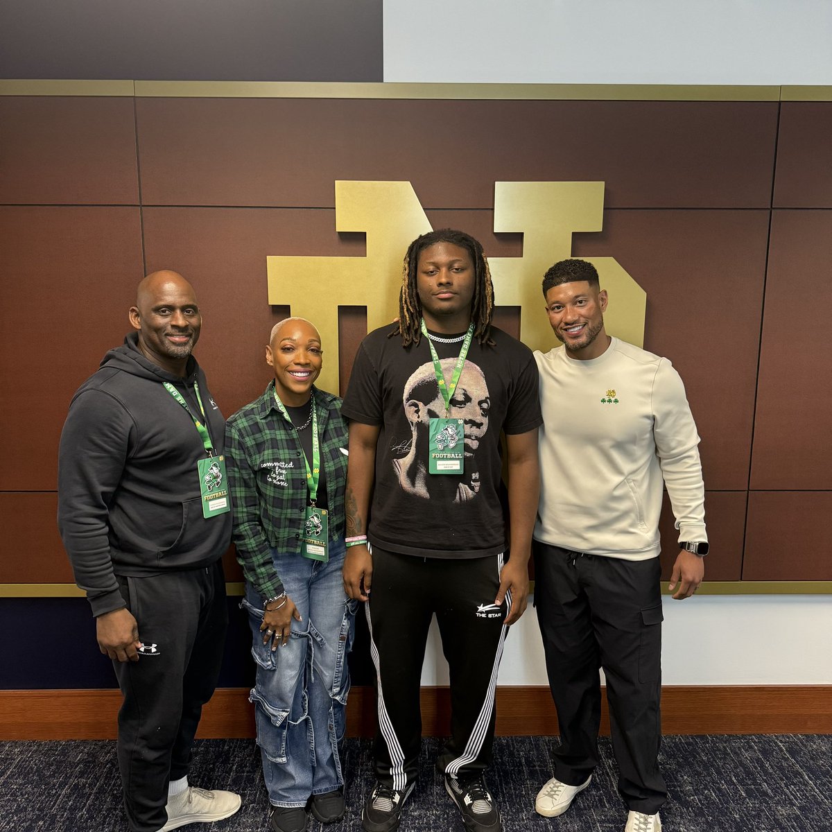 Xaviermuhamma24's tweet image. Great time at Notre Dame. Built some real relationships and got a feel for the culture. Appreciate you Coach @Marcus_Freeman1 @djbryant13 @CoachPartridge and the entire recruiting staff for having me and my family! @NDFootball ☘️ 

#StudentAthlete #GrindSeason #KeepPushing