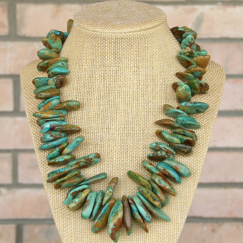 ShadowDogDesign's tweet image. Genuine Fox #Turquoise Graduated Nugget #Necklace!  via @ShadowDogDesign #FoxTurquoise #bmecountdown #MothersDay #TurquoiseNecklace     bit.ly/SouthwestDaydr…