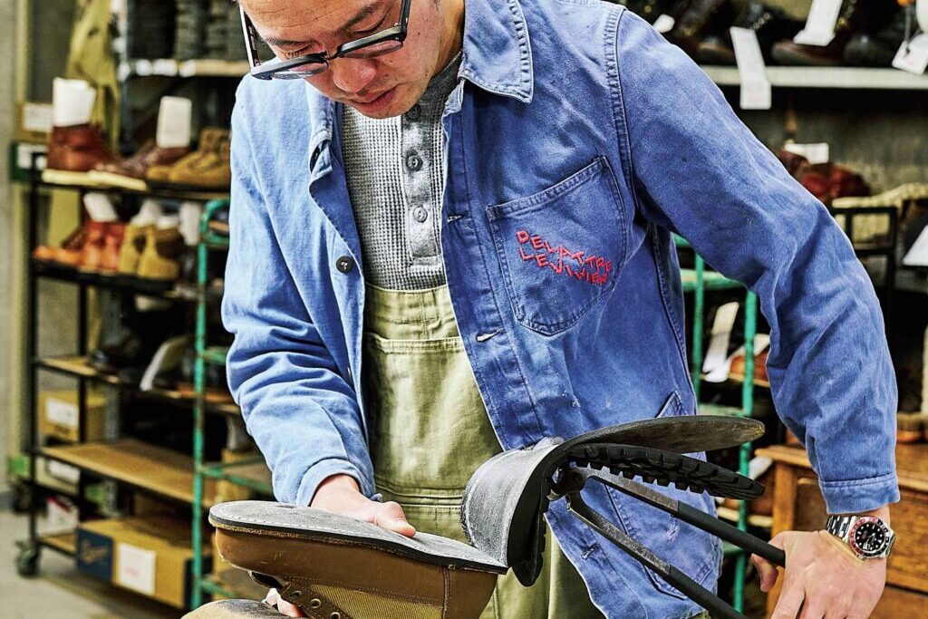 Heritage_Dig_it's tweet image. 実用派の愛用カバーオールとは？ リペア職人の日常に寄り添うカバーオール。
dig-it.media/lightning/arti…
#Lightning #スタンプタウン #カバーオール #インタビュー