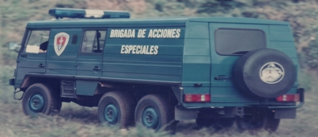 FAV_CLUB's tweet image. #Historia🇻🇪| Vehículo táctico Steyr-Puch Pinzgauer 712K perteneciente a la Brigada de Acciones Especiales del antiguo Cuerpo Técnico de Policía Judicial. El  Pinzgauer en varias versiones, fue ampliamente usado por las fuerzas militares y de seguridad venezolanas en los 80s/90s