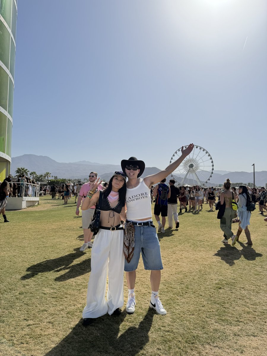 kevc0le's tweet photo. favs of kevchella https://t.co/H3QLIUaaFq