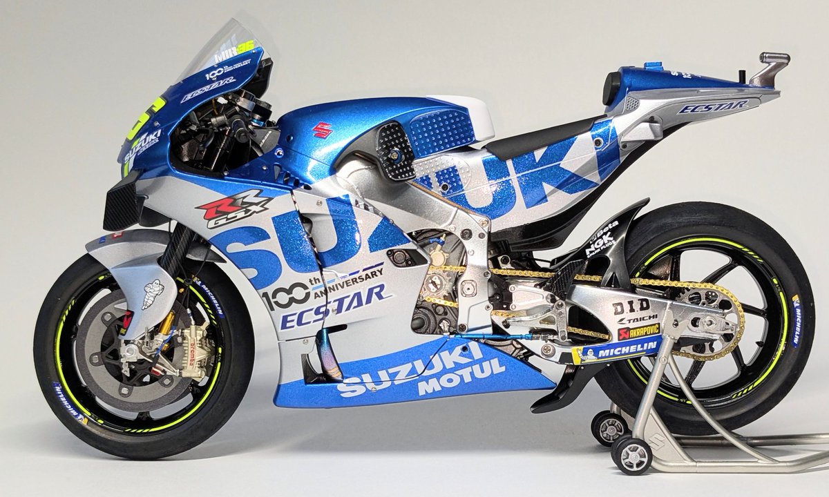 satopla26's tweet photo. #あなたのプラモの製作から完成まで見せて下さい
#バイクプラモ盛上げ隊
#バイク模型が好きだ
#GSXRR
Xを始める前の製作です🙂↕️ https://t.co/ehkgaGBRwW
