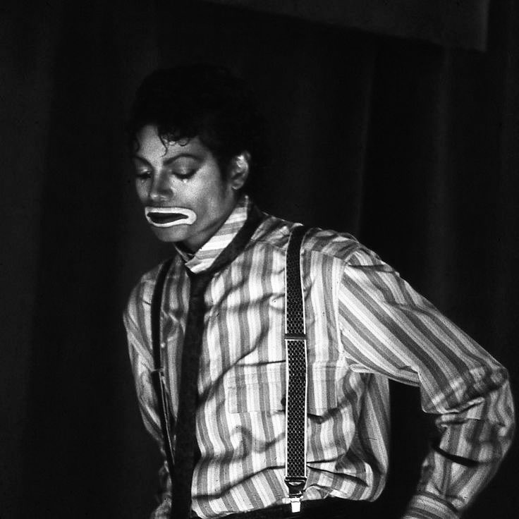 they knew to not put this makeup on jaafar cause—