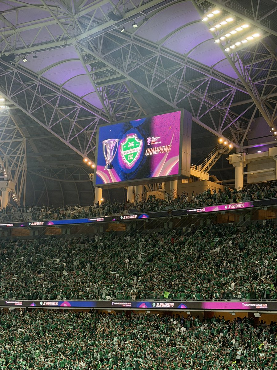 Meshalqn's tweet photo. Champions de Asia 💚💚💚💚 https://t.co/b6kWwKQLvh