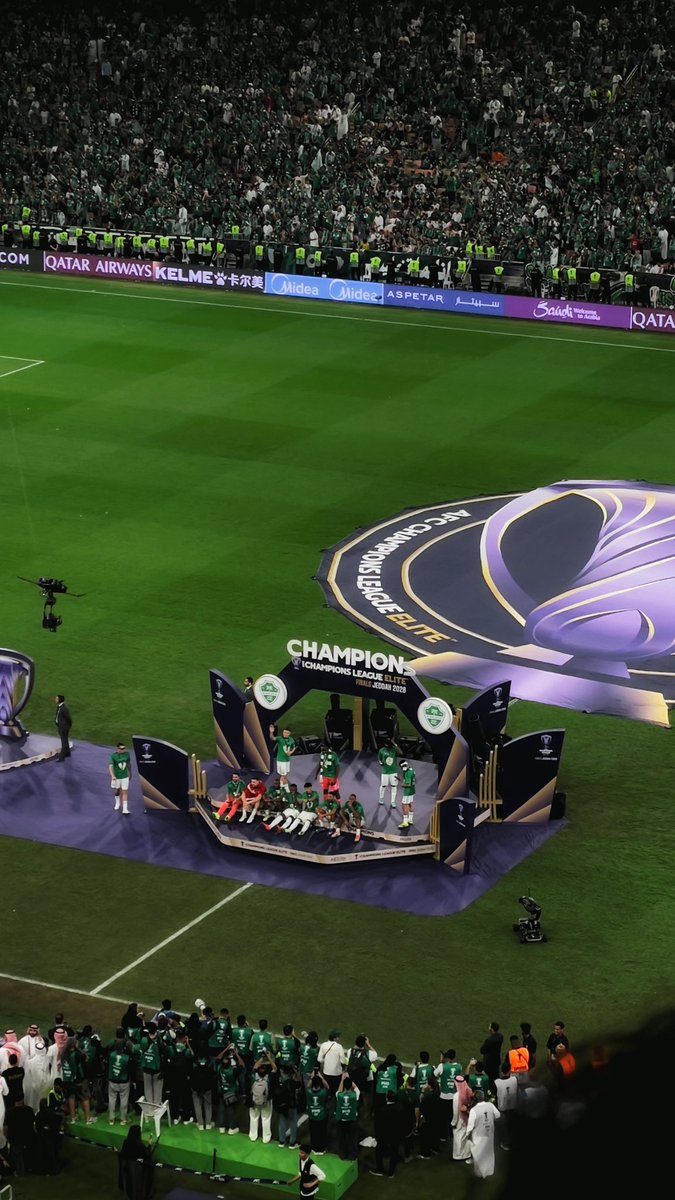 Moha_l1's tweet photo. 📸💚🤍.
#الاهلي_بطل_آسيا 
#كاس_النخبة_الاسيوية 
@ALAHLI_FC https://t.co/zd39qhmuTs