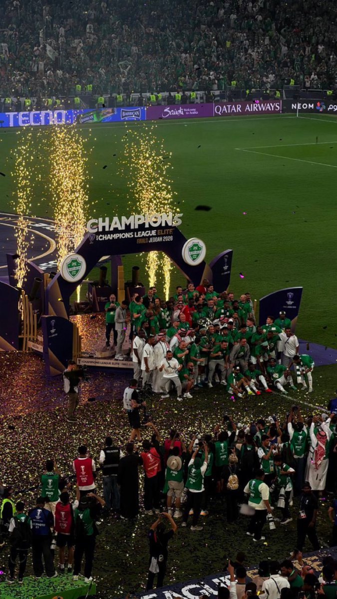3azfla7n's tweet photo. ما زال للمجد بقية 💚🤍..

 #الاهلي_بطل_اسيا https://t.co/pObotIluEZ