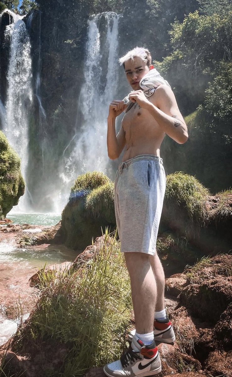 polishcuties's tweet photo. Piotr Mikusek
#PiotrMikusek #Mavyt https://t.co/BEqPeeCi7C