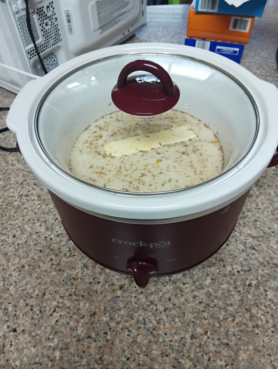 AshleyB46824012's tweet image. Trying my @crockpot for the 1st time! Cajun chicken pasta recipe as a way to change up my #workoutmeal  of #protein/rice!
#P90X 
#ChestShouldersAndTriceps