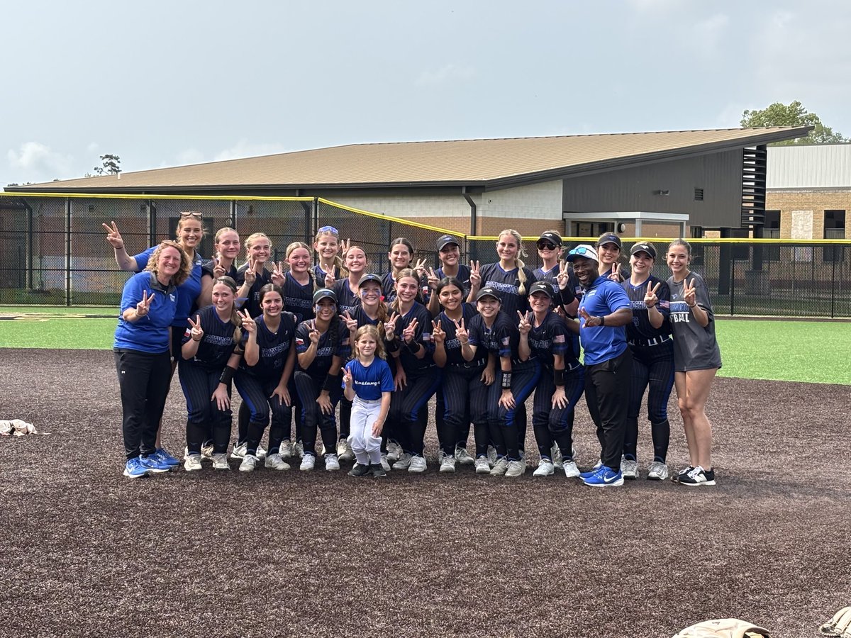 Friendswood Softball “Home of the Mustangs” tweet media