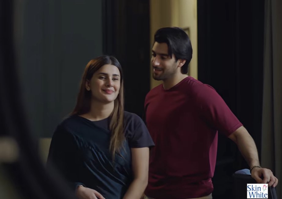 UzmaRS's tweet photo. An absolutely endearing romance with an abhorrent antagonist. I need everyone to collectively freak out and get hysterical over #DrBahu with me because , we have on us a show that is greatly exasperating and entertaining at the same time ! 🤩🤩 https://t.co/GuJ0CGV6AK