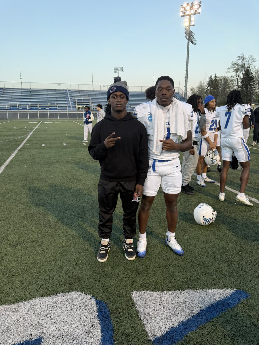 KnightKabir's tweet photo. Had an amazing time at @CCSUfootball ! I appreciate the experience go Blue Devils ! https://t.co/8iT52xcyDy