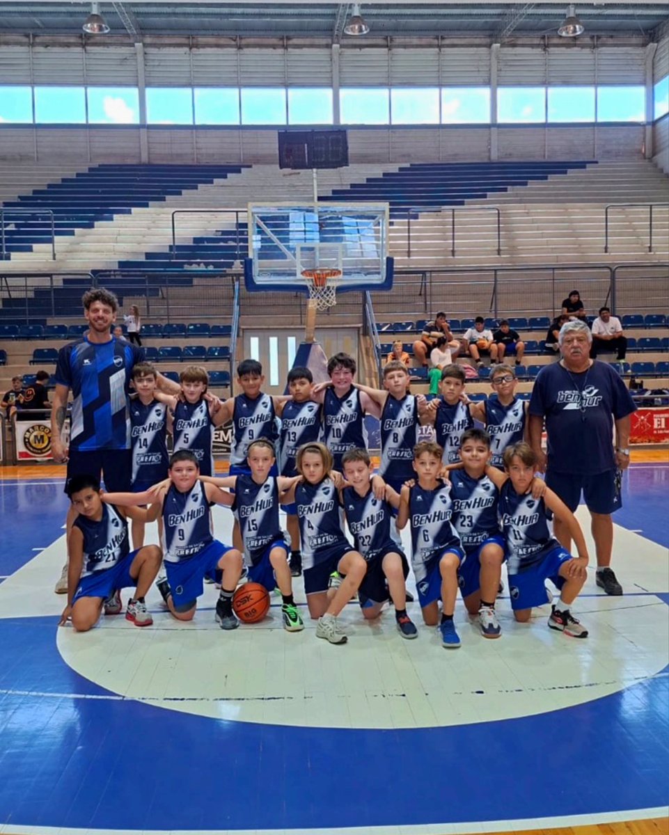clubbenhur's tweet photo. 🏀 #FormativasARB. Este sábado, la #BH disputó una nueva fecha del Apertura. En el Estadio “Coliseo del Sur”, #BenHur enfrentó a Quilmes en Escuelita, U9, U11 y U14.
#VamosBenHur 🔵⚪🔵 https://t.co/KjWvs87cjM