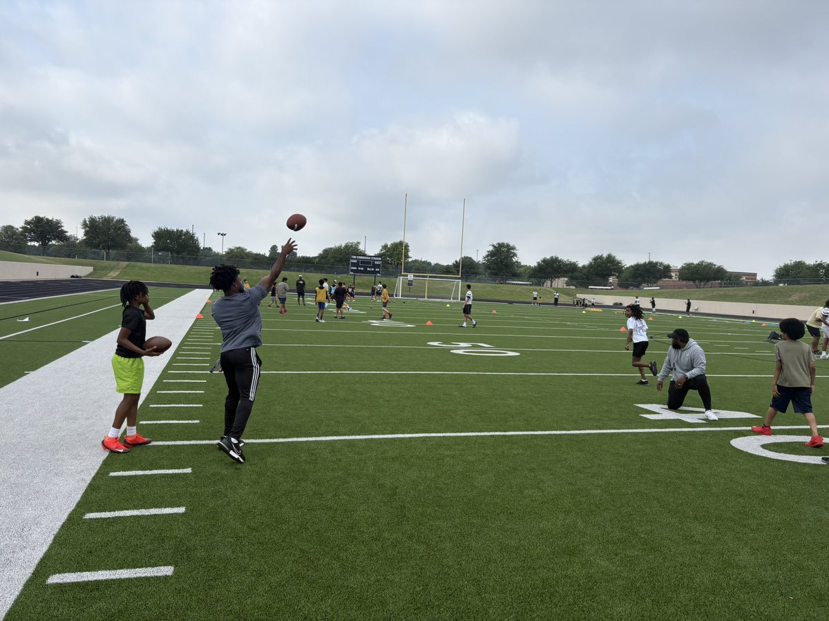 PlanoEastFB's tweet photo. We had some blood turn GOLD this morning at our Free Youth Camp! Thank you to all who showed up and competed! #goldblooded https://t.co/ATmjUbe966