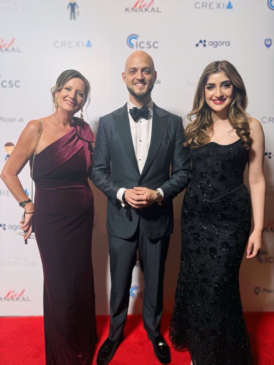 carmenraustin's tweet photo. #NYC did not disappoint.

Incredible night at the #XGala at Peak—great conversations, sharp minds, and a room full of people actually moving the needle in CRE.

Grateful for the relationships, the energy, and the reminder that showing up in the right rooms matters. Huge thank you to @CREXinc @realEstateTrent @BobKnakal for another epic party and good times spent with friends and colleagues.