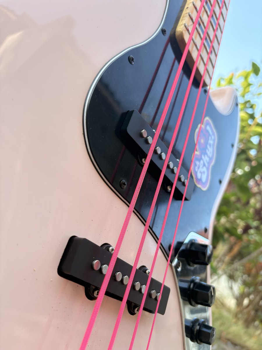 bini_chicolet's tweet photo. Hi, selling my bass. Baka interested kayo! DM me. :) https://t.co/1jAF2eMHf0