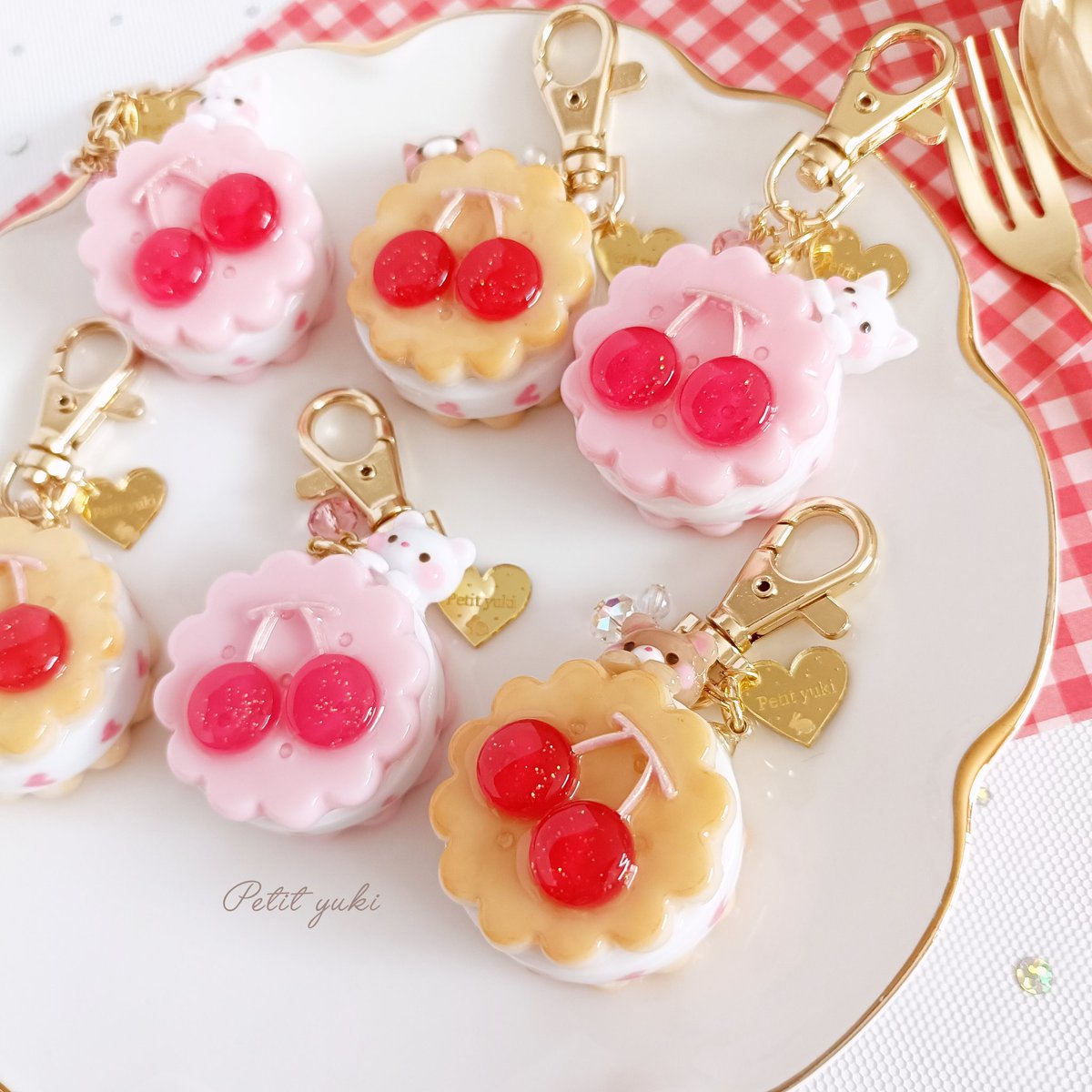 popo5oq1's tweet photo. おはようございます♡
いつもありがとうございます❣️🥰忙しくて中々SNSの更新ができていないのですが、それでも待っていて下さる皆さまに感謝でいっぱいです🙏🏻💗

【Cherryビスケット🍒🍪】
ラスト1点となりました！
クリスピーねこちゃん♡お迎えお待ちしております🐱
https://t.co/9lAD4zg6oo https://t.co/FksqMjoB8y