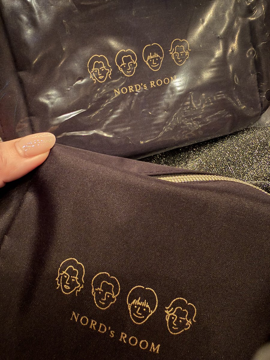 177kae's tweet image. 他のグッズ見送ったのに（シマサイセイは売り切れ🥲）
フナキバケルは2個買いました😀♡
めちゃくちゃ使い勝手いいサイズ！
1,500円は安い！
これが売り切れてないなんてね！！！←
毎日NORDの4人連れて歩くね♡
#NORD #NORD部屋