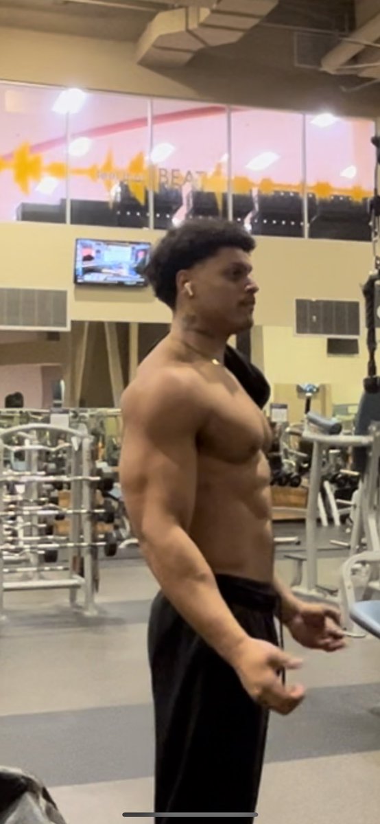 RobbyJ tweet media