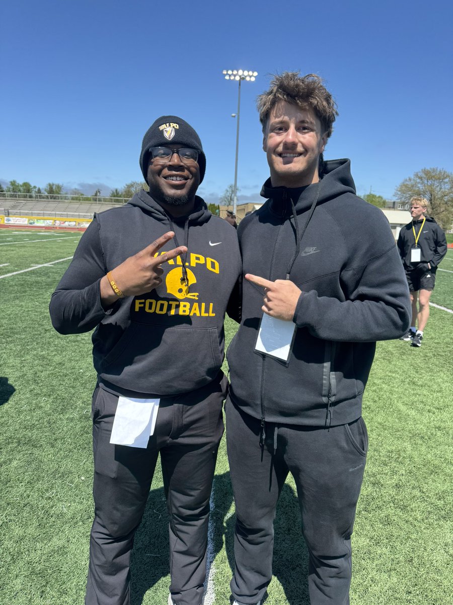 the_kyleking's tweet photo. Had a great time at Valpo spring game!  Thank you @CoachGeiger_ for the invite! @valpoufootball @CoachWaddle 

@CoachJoeWynn https://t.co/UyelBPZb6K