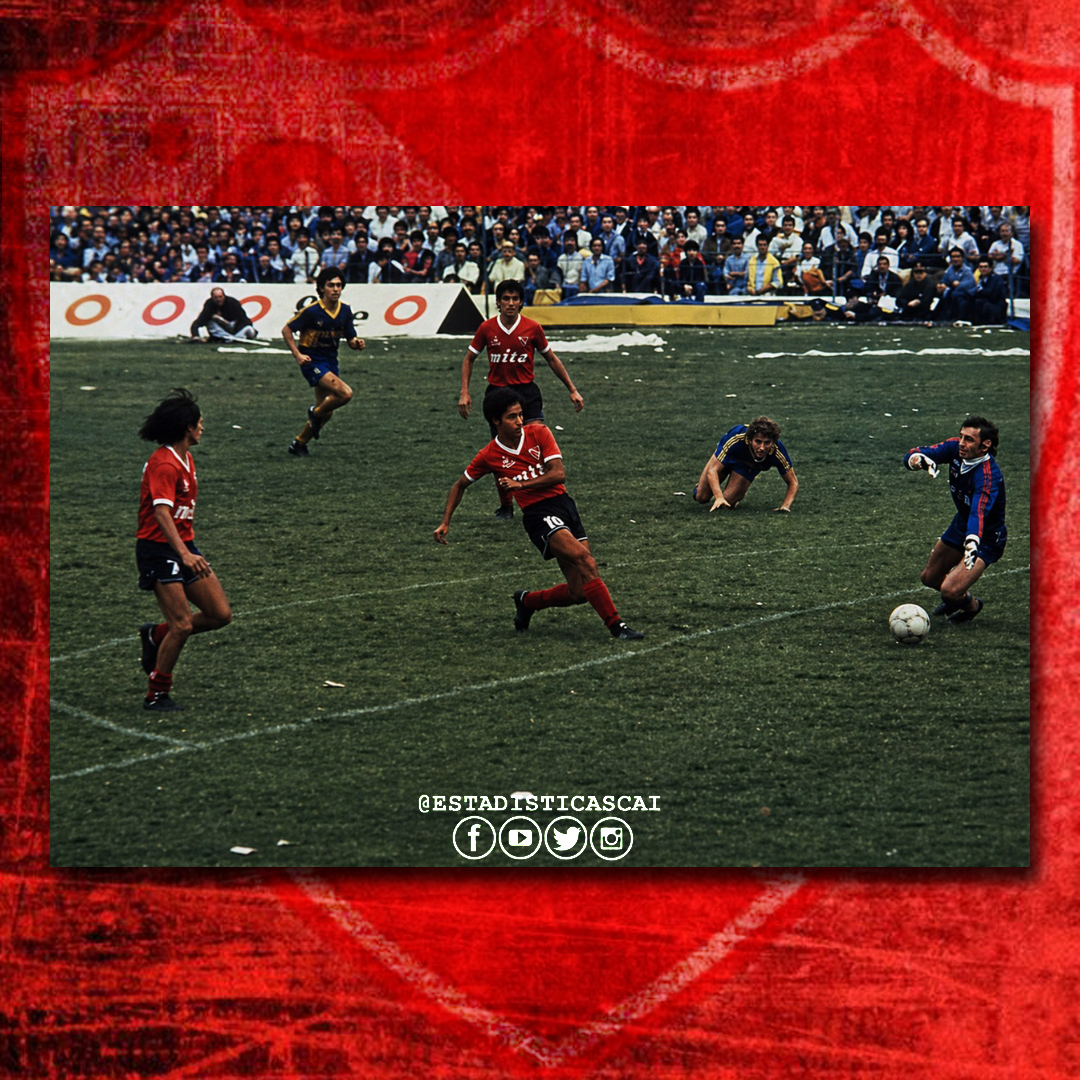 estadisticascai's tweet photo. #UnDiaComoHoy | 26/4/1987 #Independiente y #Boca protagonizaban un clásico tremendo en la Bombonera. Triunfo 3-2 con goles de Bochini y doblete de Percudani

🇦🇹Vargas; Clausen, Villaverde, Ingrao, Erba; Giusti, Marangoni, Bochini; Reinoso, Navarro (Percudani), Barberón (Monzón) https://t.co/b717FZElGB