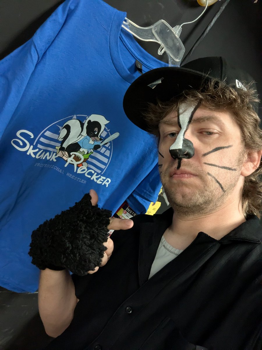 SKUNK🦨ROCKER tweet media
