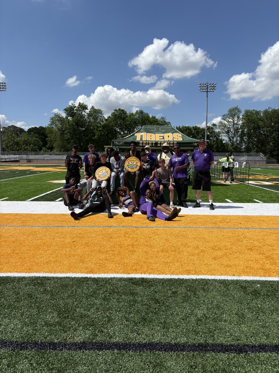 MALE HS Athletics tweet media