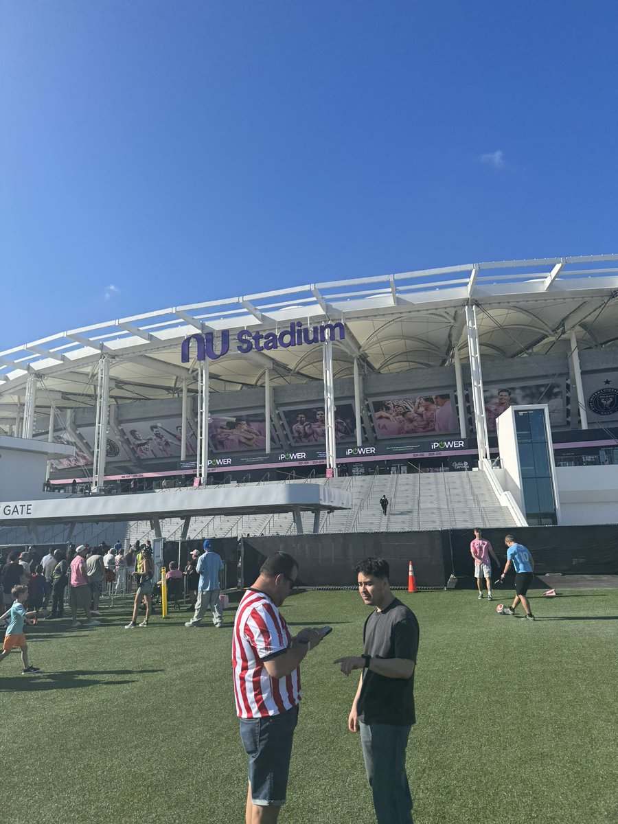 ashley ★ tweet media