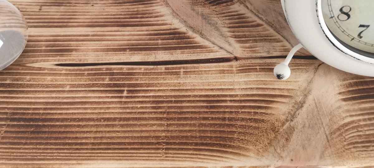 PeacockChoc's tweet image. Charred Wood Shelf: Chunky Rustic Floating Shelf, Custom Length tuppu.net/b08daa2b #lakedistrict #Photography #homeoffice #chocolate #greetingscard #rusticfurniture #shelving #handmadefurniture #housewarming #birthday #IndustrialShelf