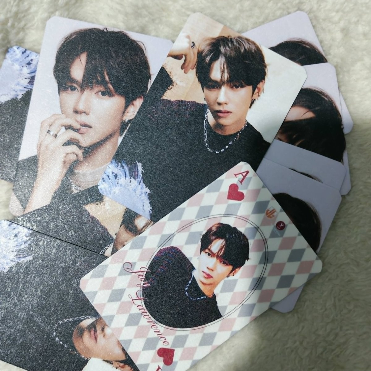 TomonoKissa's tweet photo. 🌟Actual freebie preview🌟

claim a photocard when you visit Tomono Kissa's booth later 🥰 limited pieces only!

#ACEofHearts https://t.co/APz9BlWFbE