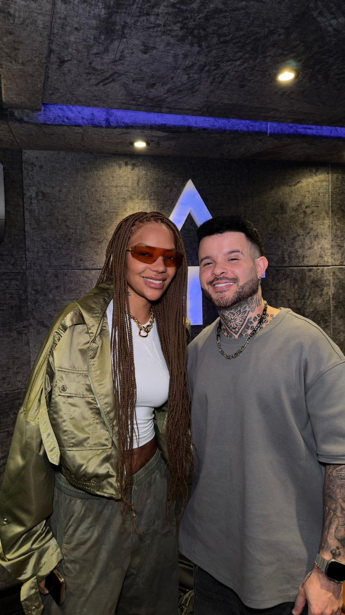 hitmaker's tweet photo. Feliz aniversário Lud!
Que papai do céu continue abençoando sua vida, sua história e seus passos! 

🫶❤️ @Ludmilla amo tu! https://t.co/e59jD4uUjo