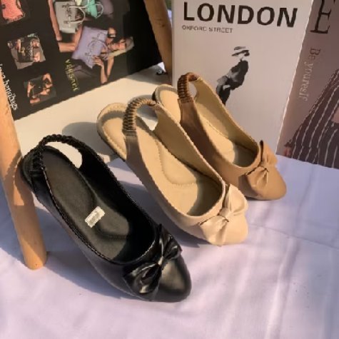 inthestreeats's tweet photo. under 30k aja udah bisa dapetin flatshoes se bagus inii??! siapa yang gamau coba 🤩🤍🤍

https://t.co/Hx9rIz0x47 https://t.co/CcEyJMnQEP