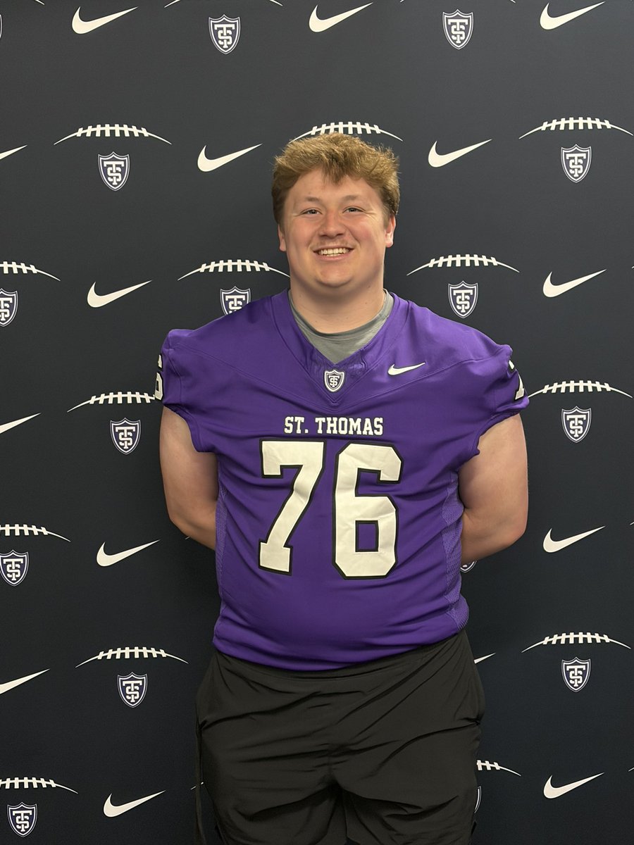 jaredbrutgerfb's tweet photo. Grateful for the opportunity to be at @UST_Football Jr Day over the weekend. It was awesome getting on campus and meeting the coaches. @jay_macintyre11 @AaronHaigler @Coach_Caruso @SeanScharlau59 
@PrepRedzoneMN 
@OJW_Scouting 
@StmaFB https://t.co/zNiqQwhizj