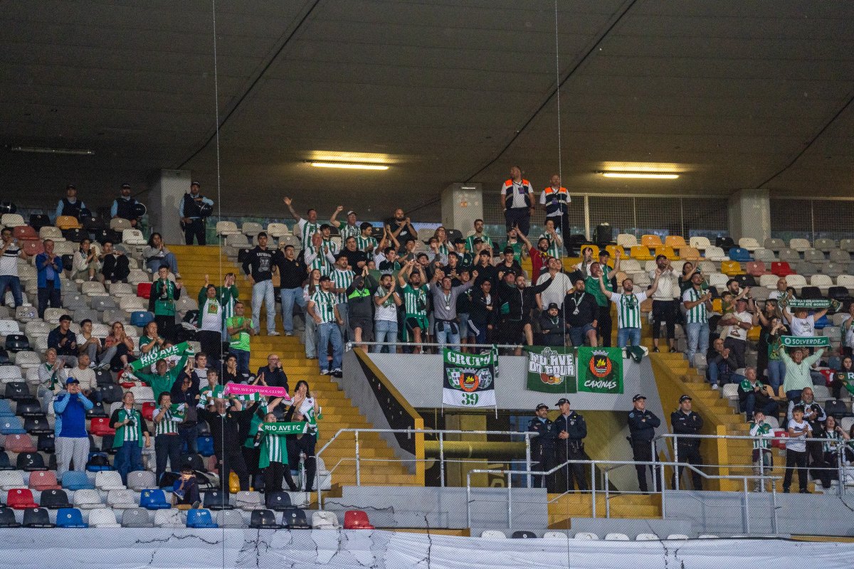 RioAve_FC's tweet photo. As 📸 do #VSCRAFC.
#RemamosJuntos #LigaPortugalBetclic https://t.co/cWxAvffB9E