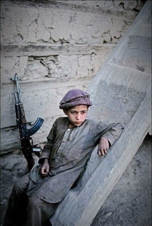 "وراثت میں ملنے والی جہالت انتہائی ضِدی ہوتی ہے."
#قومی_زبان