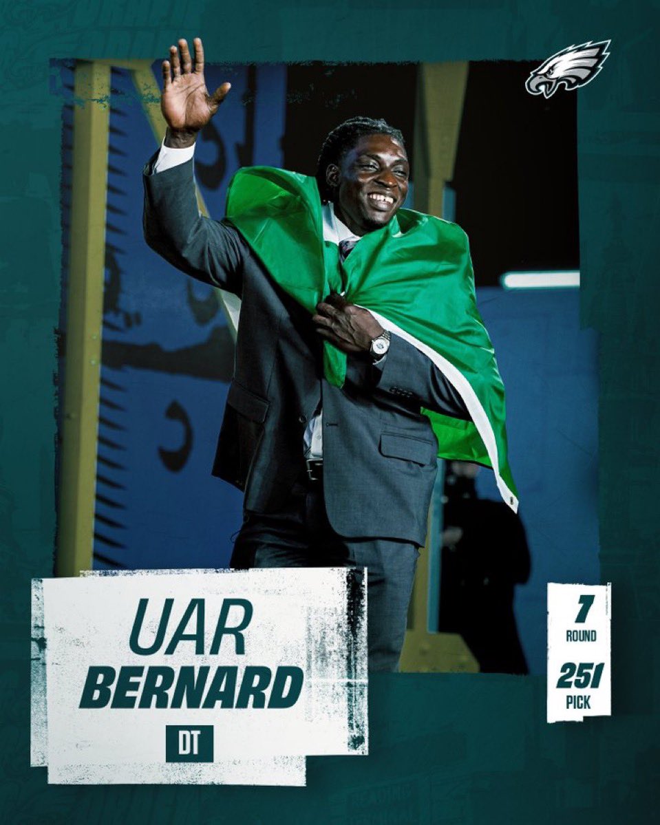 PhilaFanCentral's tweet image. Uar Bernard 

6’4”
306 lb
6% body fat
4.63 40-yard dash
39-inch vertical 
31 bench press reps (225 lb)

Eagles D-line coach Clint Hurtt has the chance to make a monster the NFL has never seen.