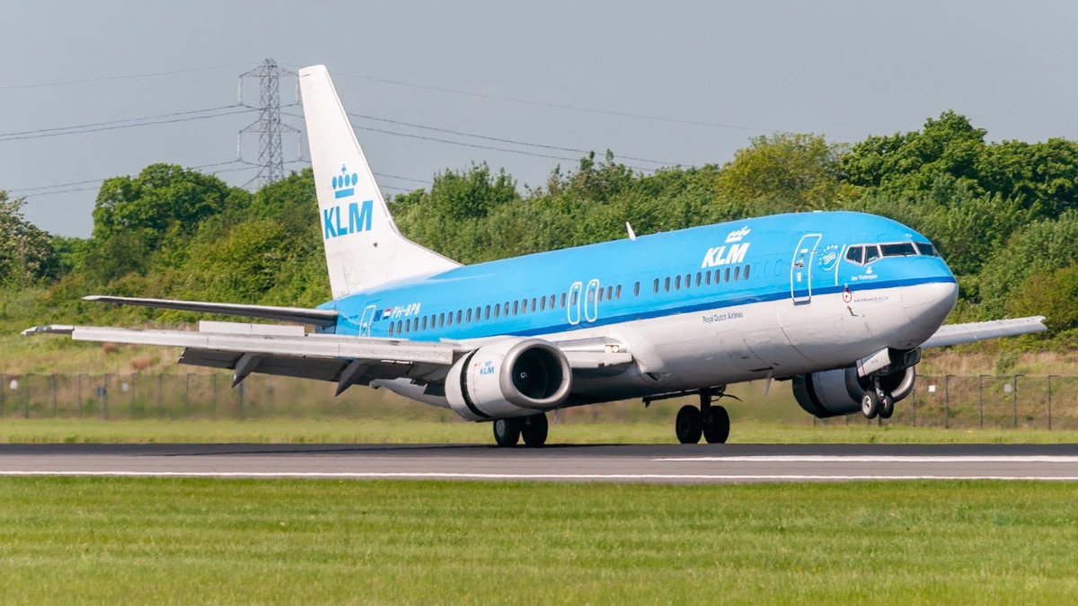 n194at's tweet image. KLM Royal Dutch Airlines 
Boeing 737-4Y0 PH-BPB
MAN/EGCC Manchester Airport
May 13, 2008
Photo credit Peter Hulse
#AvGeek #Airline #Aviation #AvGeeks #Boeing #B737 #KLM #Manchester #MAN @manairport @KLM 🇳🇱