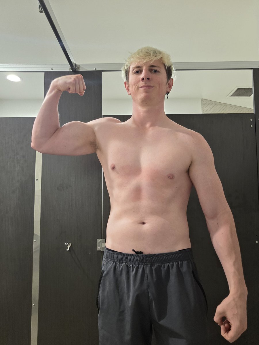 DerekDanielsXXX's tweet photo. Can I put you in top jail?

#musclegay #gayfit #musclebottom https://t.co/6CdpC13U5n